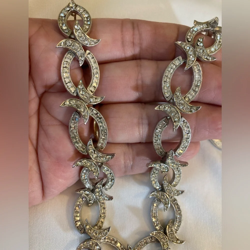 TARA Marked Vintage Art Deco Designed Jeweled Brilliant Necklace Rhinestones